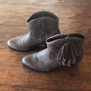 Ariat duchess fringed booties